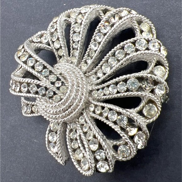 Crown Trifari@ Trifanium Rhinestone Swirl Brooch Silver-Tone Rope-Knot Signed - Picture 2 of 9